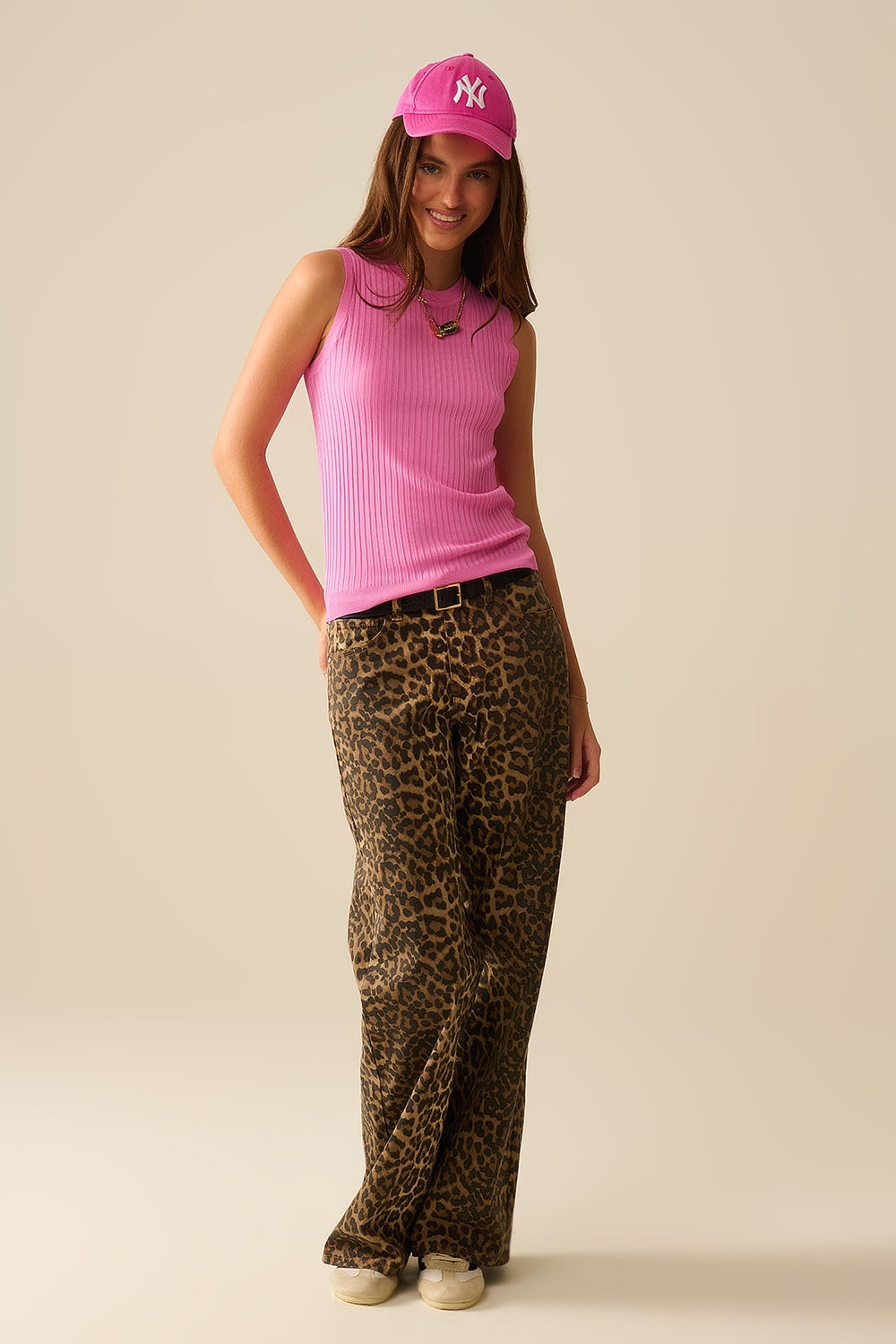 Sleeveless Ribbed Knitted Top in Fucshia