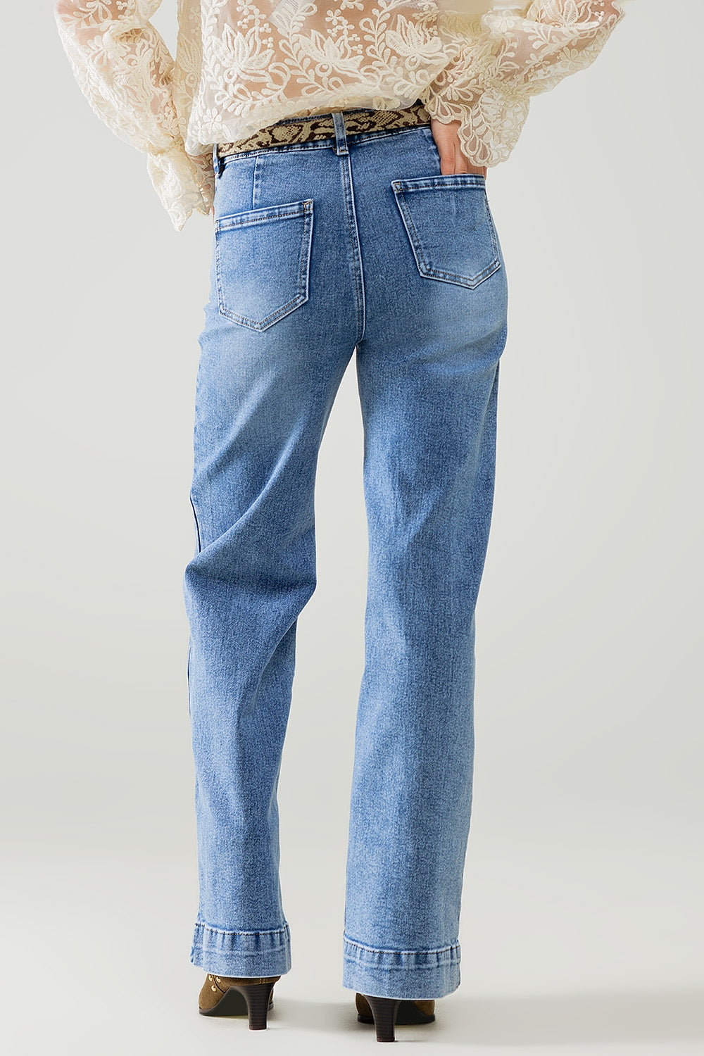 Stretchy Straight Leg Jeans with Front Pocked in Medium Wash