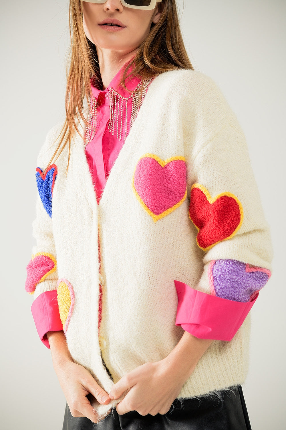 Q2 Beige knitted cardigan with embroidered hearts