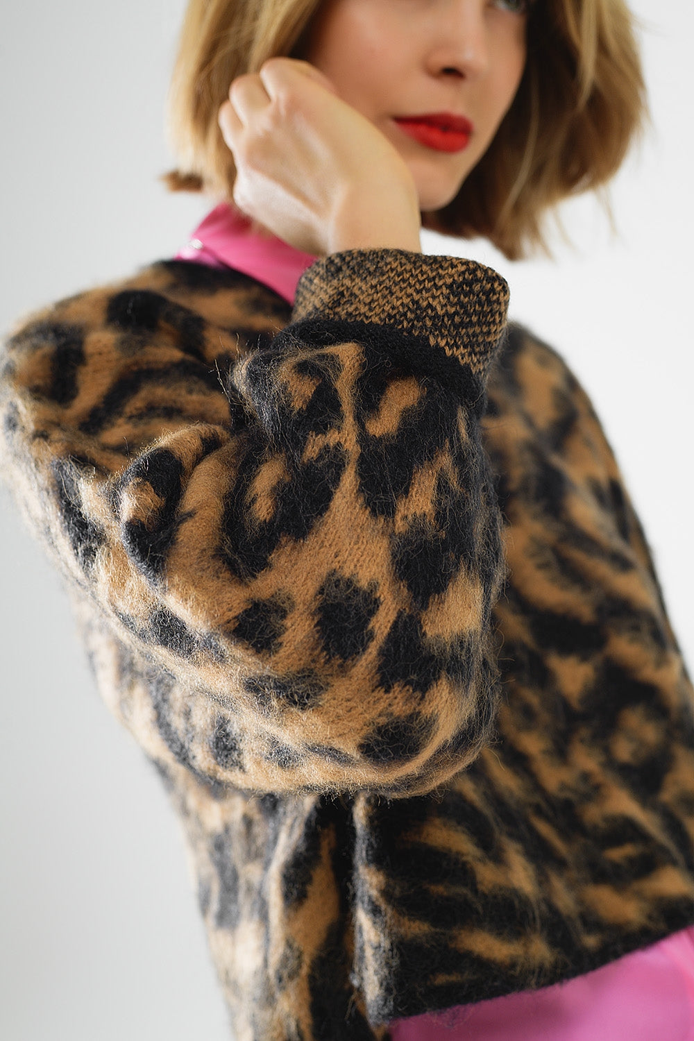 Black Leopard Print Sweater Made of Knitted Fabric with Wool