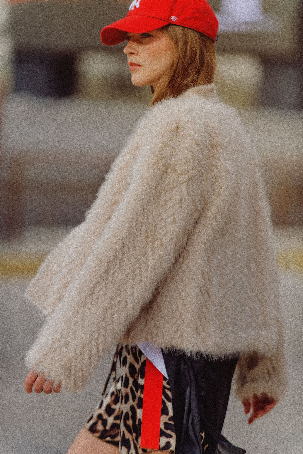 Cropped Jacket in Beige in Fine Fur