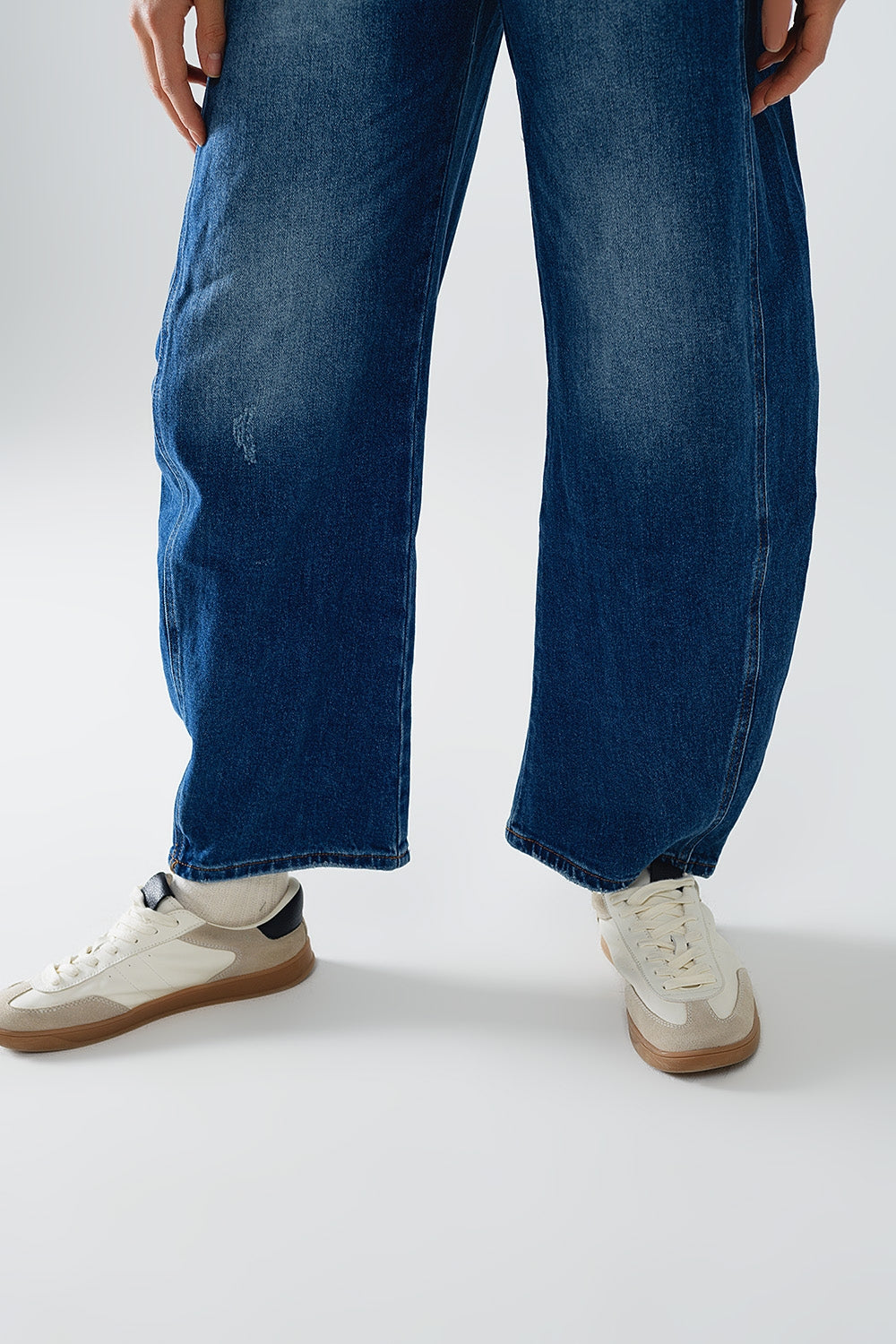 Jeans with Two Side Seams and Balloon Effect