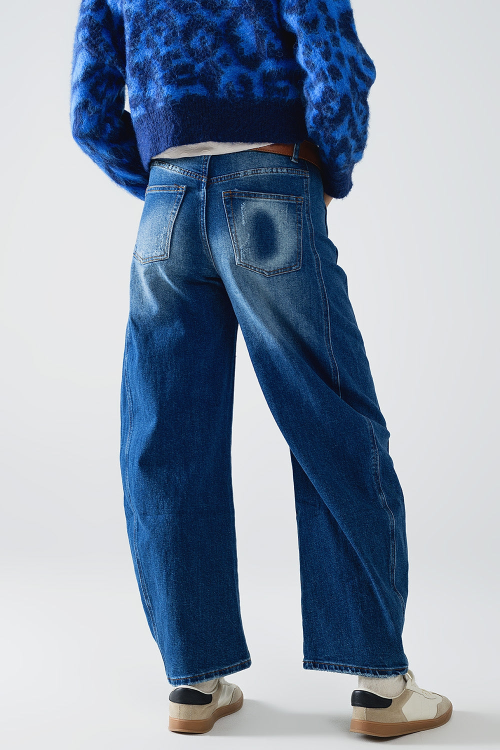 Jeans with Two Side Seams and Balloon Effect