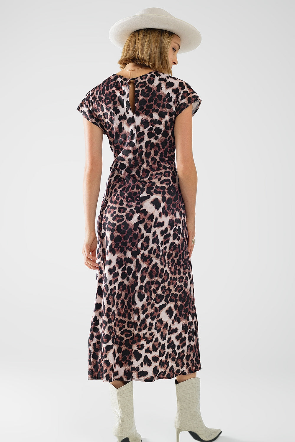 Leopard Print Maxi Dress with Knotted Detail at the Waist