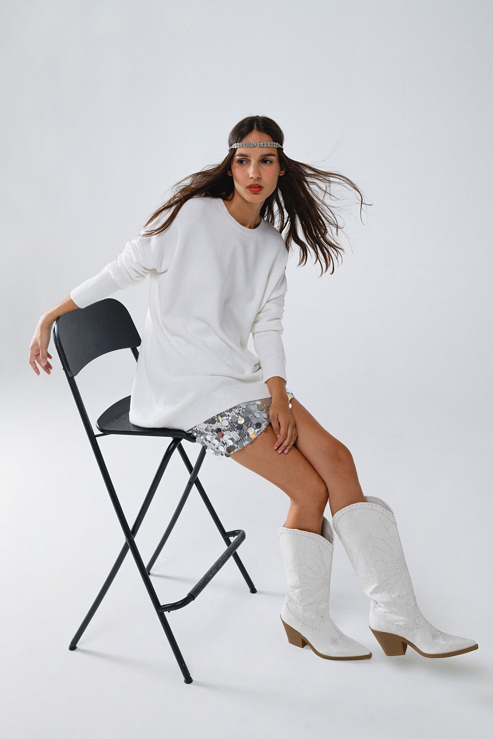 Q2 Oversized Crew Neck Long Sleeve Sweater in White