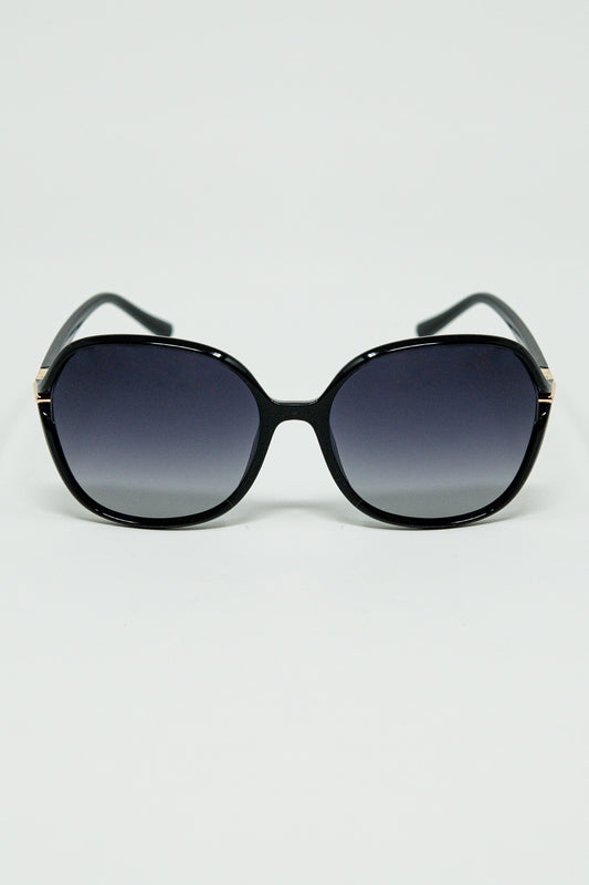 Q2 Round sunglasses in black with gold metal detail