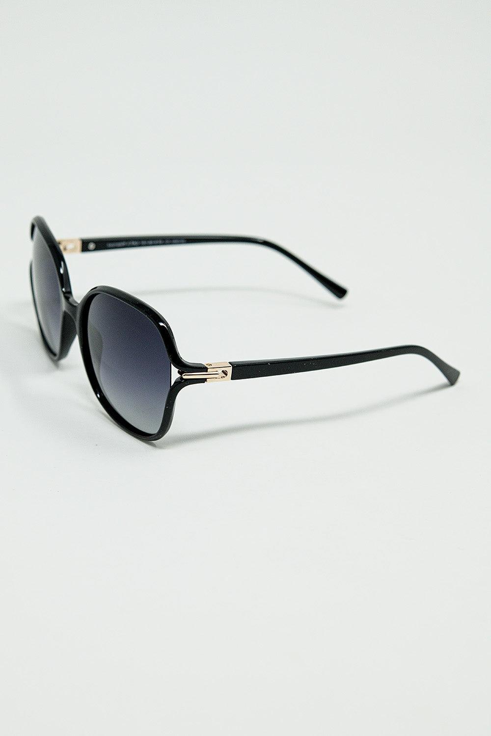 Round Sunglasses in Black with Gold Metal Detail