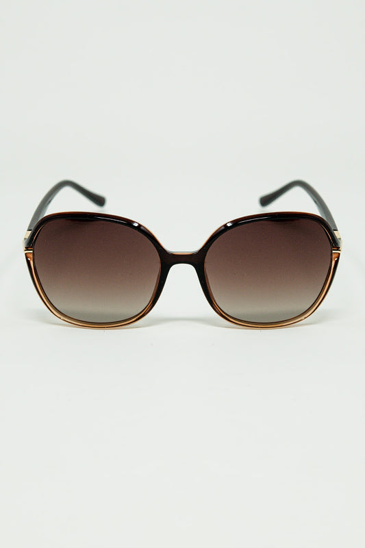 Q2 Round sunglasses in caramel color with gold metal detail