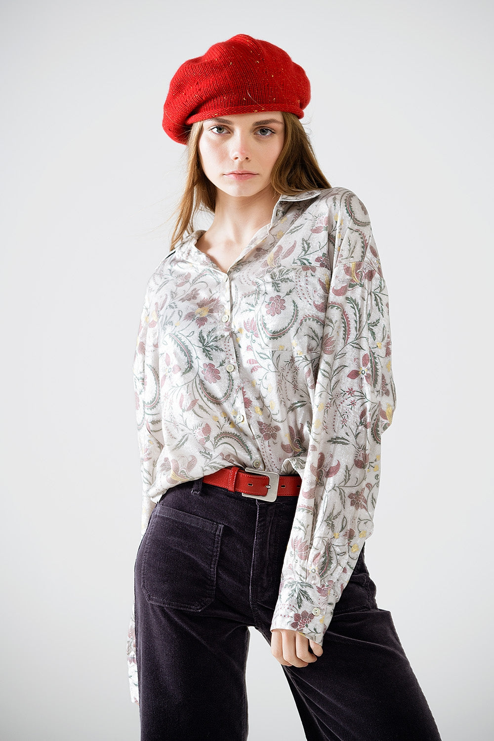 Q2 Satin blouse with flower print in grey