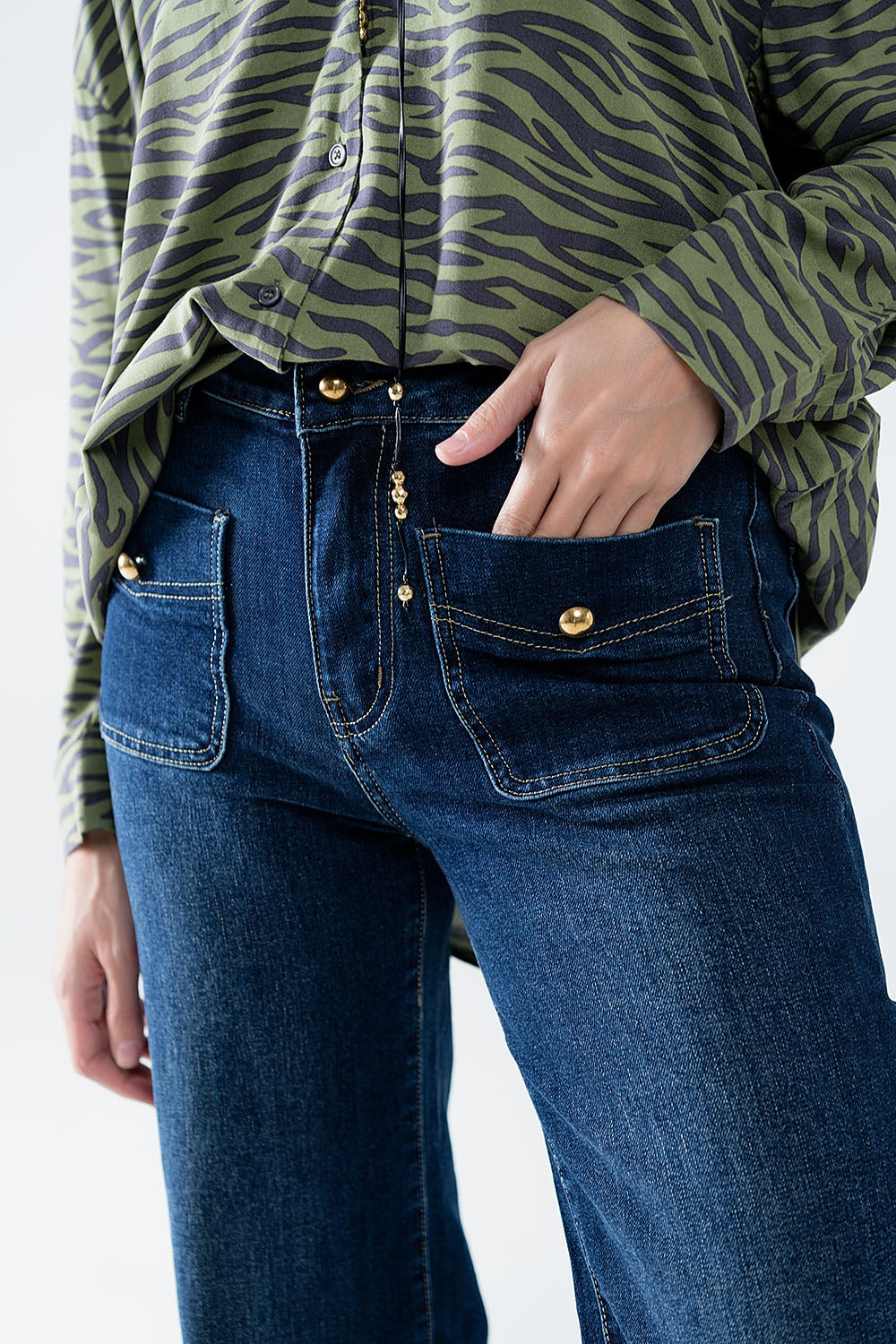 Straight Leg Jeans with Front Pockets and Button