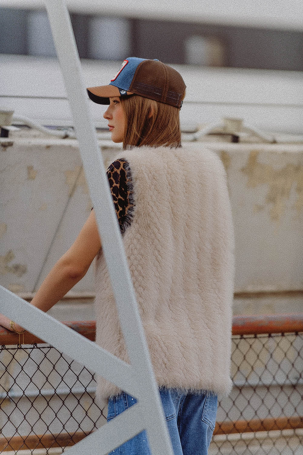 Vest in Beige in Fine Fur