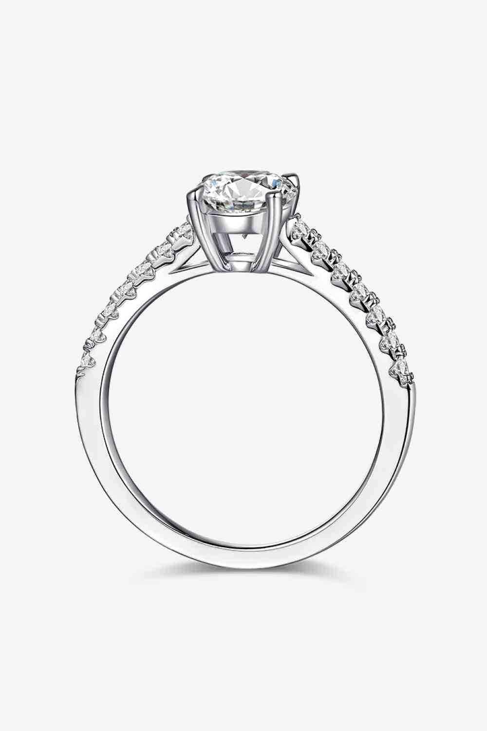 Graceful Gaze 1 Carat Moissanite Ring