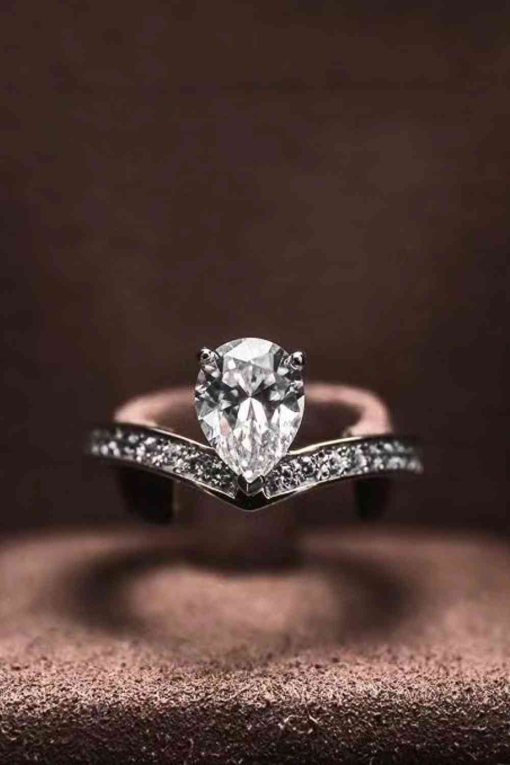 Dreamy Delight 1 Carat Moissanite Ring