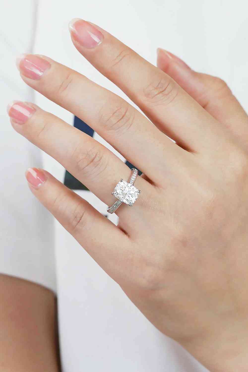 Dazzling Twilight 3 Carat Moissanite Ring