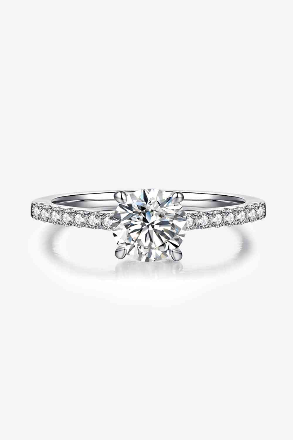 Graceful Gaze 1 Carat Moissanite Ring