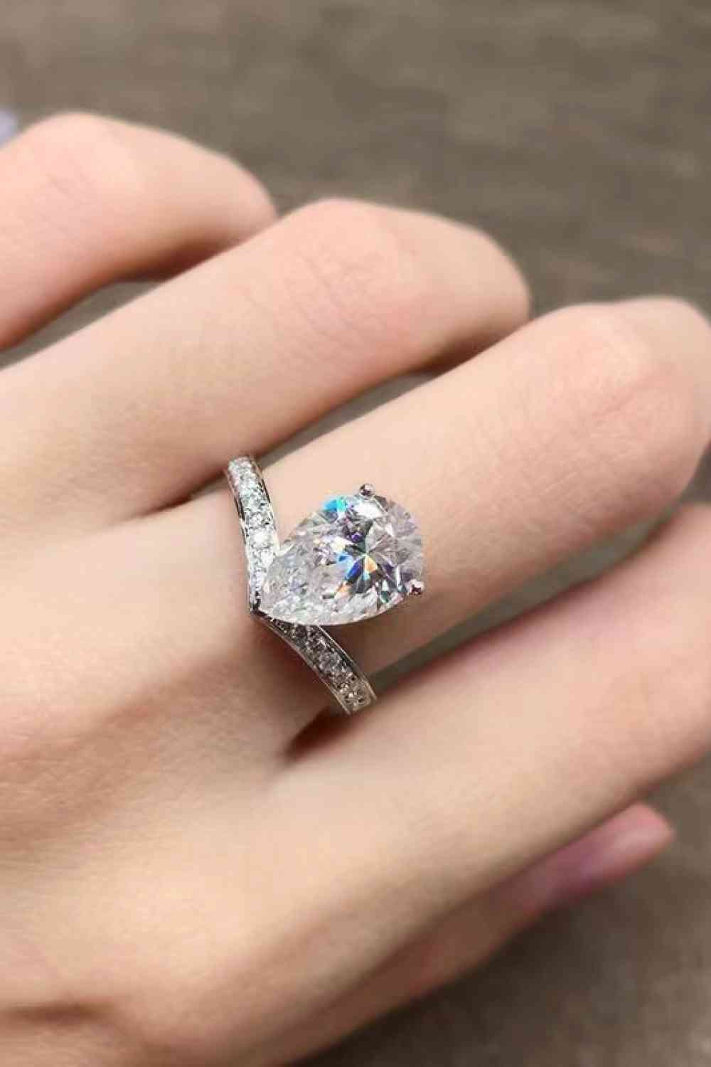 Dreamy Delight 1 Carat Moissanite Ring